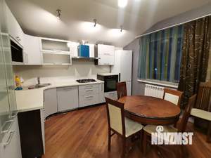 Дом 150м², 3-этажный, на длительный срок,