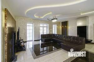 Дом 600м², 3-этажный, на длительный срок,