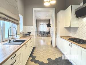 Коттедж 215м², 2-этажный, участок 6 сот.