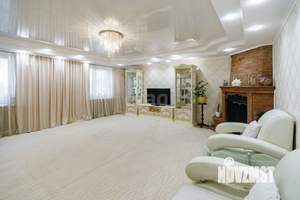 Дом 218м², 2-этажный, участок 9 сот.