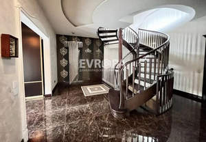 Дом 740м², 3-этажный, участок 8 сот.