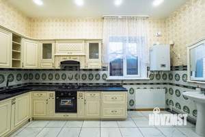 Дом 199м², 2-этажный, участок 4 сот.