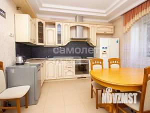 Таунхаус 349м², 3-этажный, участок 6 сот.