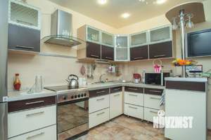 Дом 144м², 3-этажный, участок 13 сот.