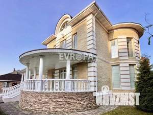 Дом 740м², 3-этажный, участок 8 сот.