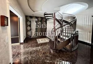 Дом 740м², 3-этажный, участок 0 сот.