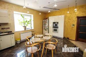 Коттедж 378м², 2-этажный, участок 13 сот.