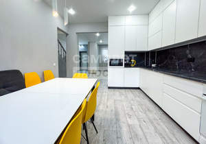 Дом 192м², 2-этажный, участок 6 сот.