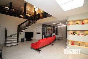 Дом 400м&sup2;, 2-этажный, на длительный срок, 