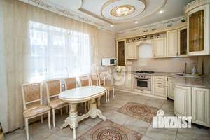 Дом 400м², 2-этажный, на длительный срок, 