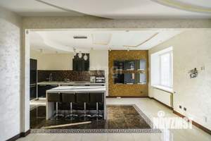 Дом 600м&sup2;, 3-этажный, на длительный срок, 