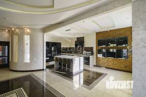 Дом 600м&sup2;, 3-этажный, на длительный срок, 