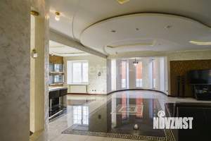 Дом 600м&sup2;, 3-этажный, на длительный срок, 