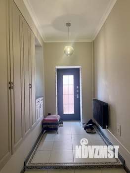 Коттедж 300м&sup2;, 1-этажный, на длительный срок, 