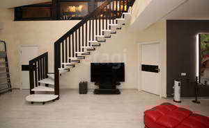 Дом 400м&sup2;, 2-этажный, на длительный срок, 