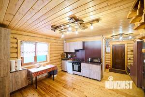 Дом 220м&sup2;, 2-этажный, посуточно, 