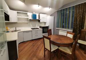 Дом 150м², 3-этажный, на длительный срок, 