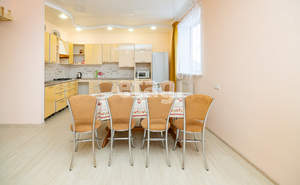 Дом 200м², 2-этажный, на длительный срок, 