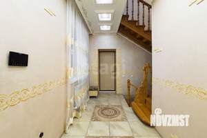 Дом 366м&sup2;, 2-этажный, на длительный срок, 