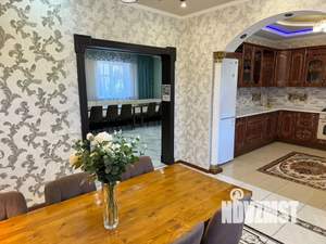 Дом 300м&sup2;, 2-этажный, посуточно, 