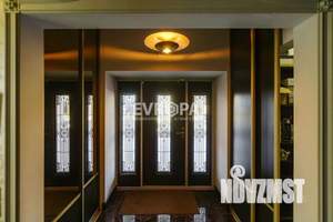 Дом 740м&sup2;, 3-этажный, участок 8 сот.  