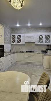 Коттедж 304м², 2-этажный, участок 6 сот.  