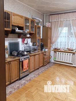 Дом 300м&sup2;, 2-этажный, участок 8 сот.  