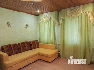 Дом 70м&sup2;, 2-этажный, участок 6 сот.  