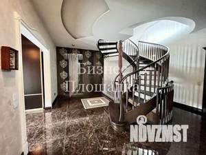 Коттедж 740м&sup2;, 3-этажный, участок 8 сот.  