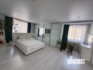 Коттедж 220м², 2-этажный, участок 6 сот.  