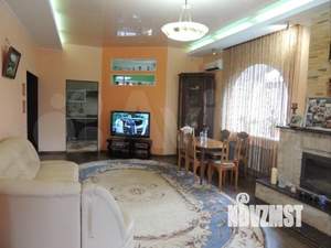 Коттедж 240м², 2-этажный, участок 7 сот.  
