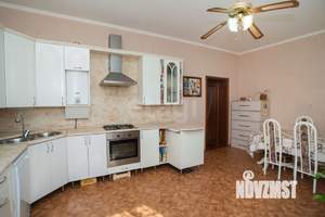 Дом 284м², 3-этажный, участок 5 сот.  
