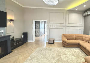 Дом 215м&sup2;, 2-этажный, участок 6 сот.  