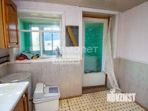 Дом 24м&sup2;, 2-этажный, участок 6 сот.  