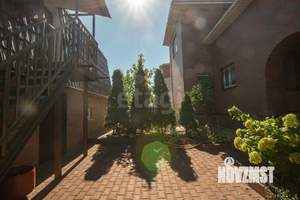 Дом 284м&sup2;, 3-этажный, участок 5 сот.  