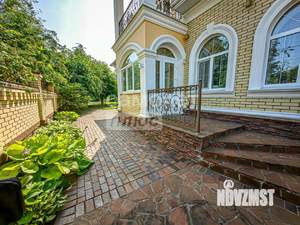 Коттедж 308м&sup2;, 3-этажный, участок 22 сот.  