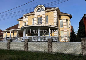 Дом 740м², 3-этажный, участок 0 сот.  