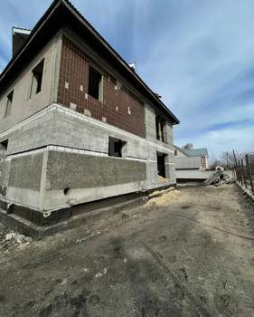 Дом 250м², 2-этажный, участок 6 сот.  