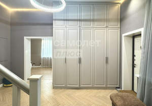 Дом 215м&sup2;, 2-этажный, участок 6 сот.  