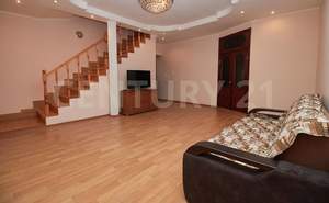 Дом 250м², 2-этажный, участок 6 сот.  
