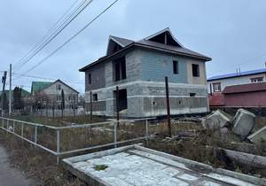 Дом 230м&sup2;, 2-этажный, участок 6 сот.  