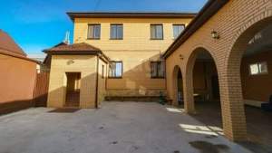 Дом 199м&sup2;, 2-этажный, участок 4 сот.  