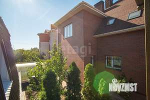 Дом 284м&sup2;, 3-этажный, участок 5 сот.  