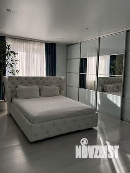 Коттедж 220м², 2-этажный, участок 6 сот.  