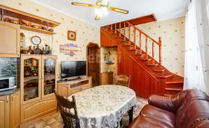 Дом 285м², 2-этажный, участок 6 сот.  