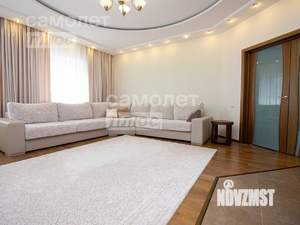 Коттедж 285м&sup2;, 2-этажный, участок 9 сот.  