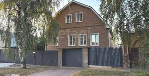 Дом 215м², 3-этажный, участок 6 сот.  