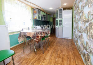 Дом 160м&sup2;, 3-этажный, участок 4 сот.  