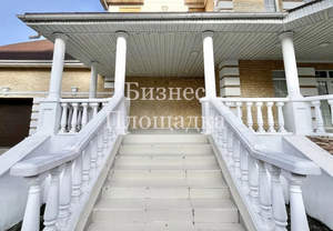 Дом 740м², 3-этажный, участок 0 сот.  