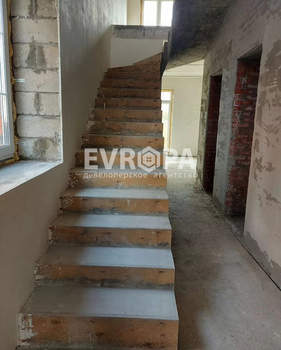 Дом 156м&sup2;, 2-этажный, участок 4 сот.  